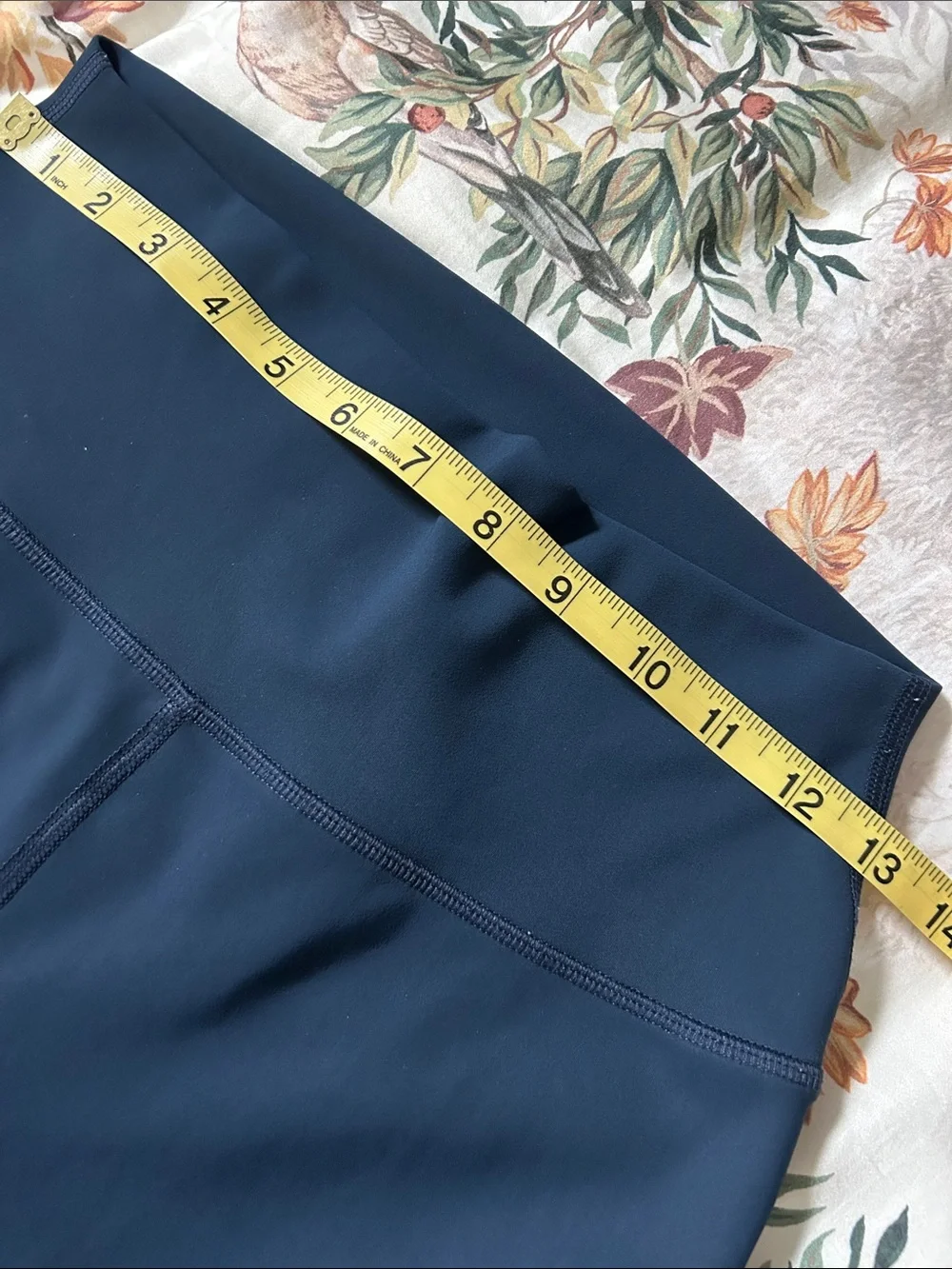 Alo Blue Hi-Waist Warrior Ripped Leggings Sz M w MEASUREMENTS Reflective Logo